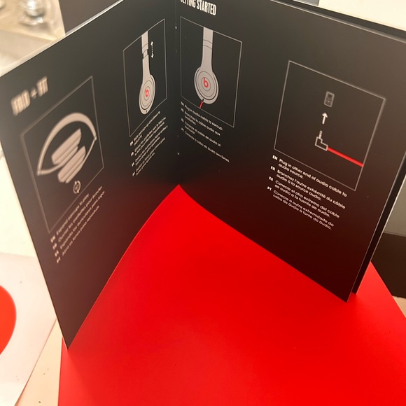 Beats2Box with sticker, and instruction booklet - Picture 7 of 10
